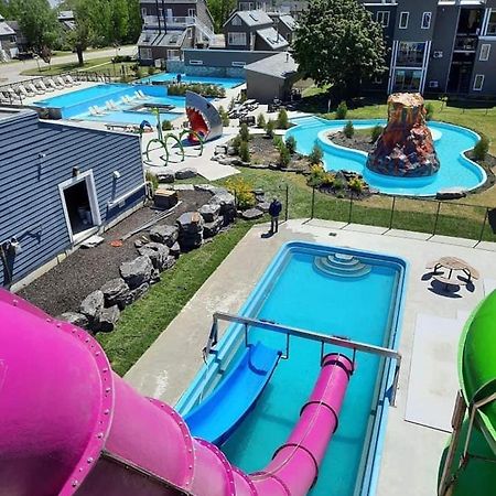 Condo Avec Parc Aquatique ! Beaupre Exterior photo